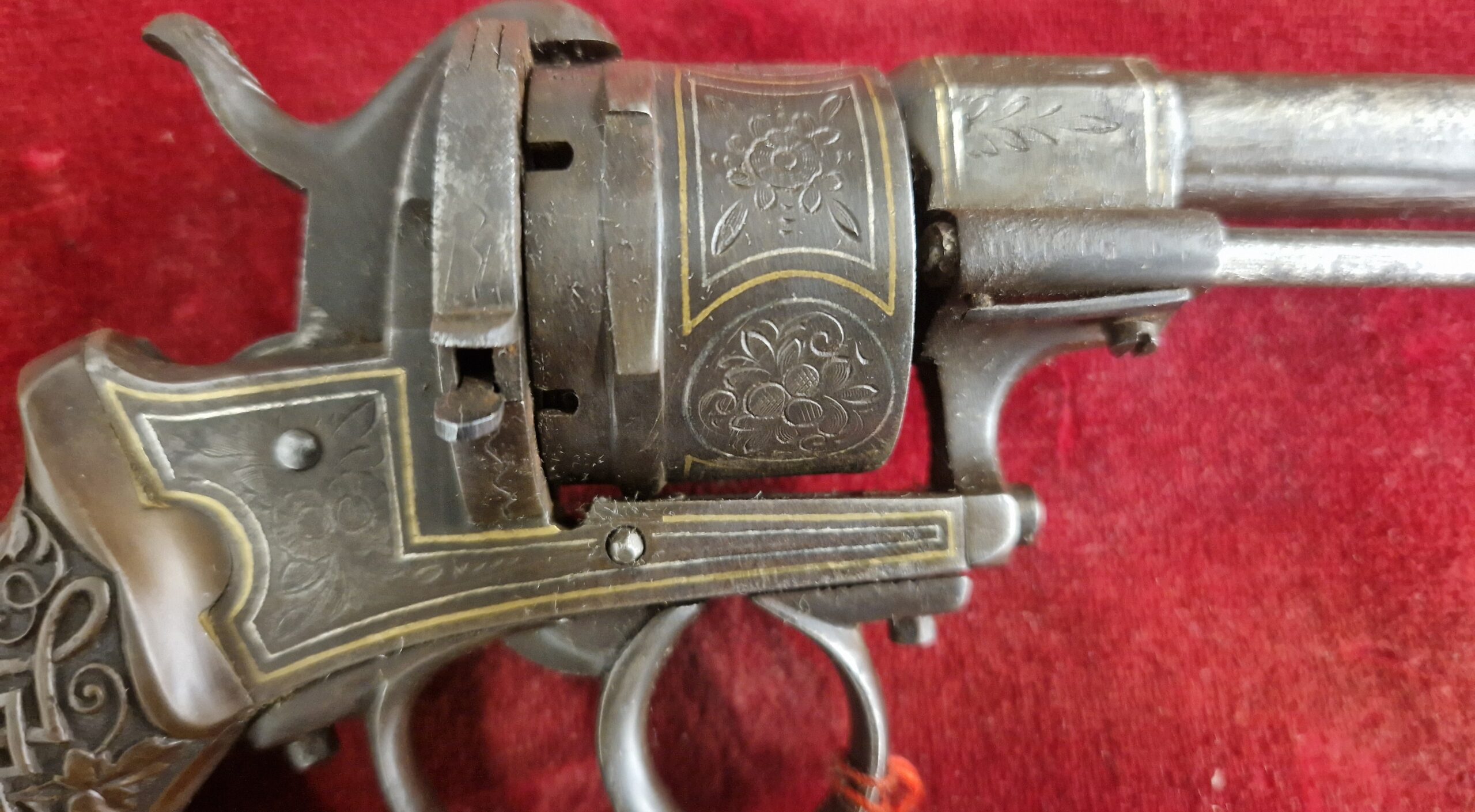 Penvuur revolver 9mm goud ingelegd (vergunningsvrij)