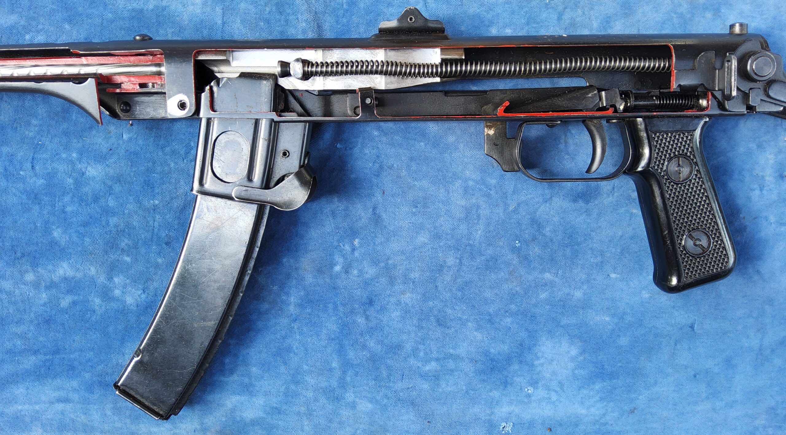 Opengewerkte PPS43 (onklaar)